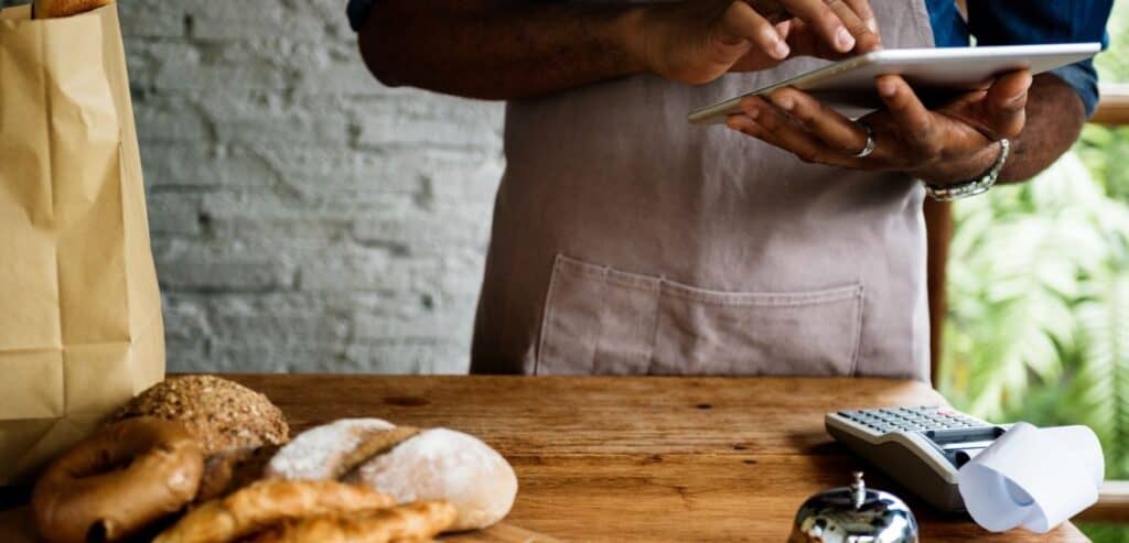 Cash Discounts: Incentivizing the Simpler Route